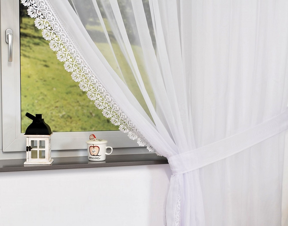 Firanka na okno tarasowe z doszytą 10 cm gipiurą Marietta /B